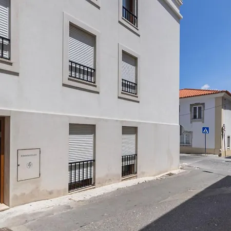 Apartament 1bdr Modern With Pool By Lovelystay *