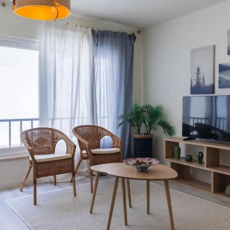 Apartament 1bdr Modern With Pool By Lovelystay