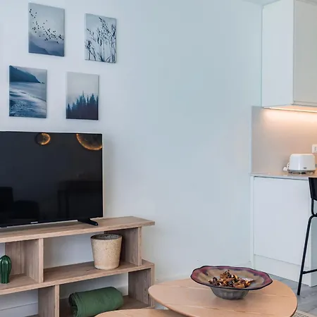 1bdr Modern With Pool By Lovelystay Peniche
